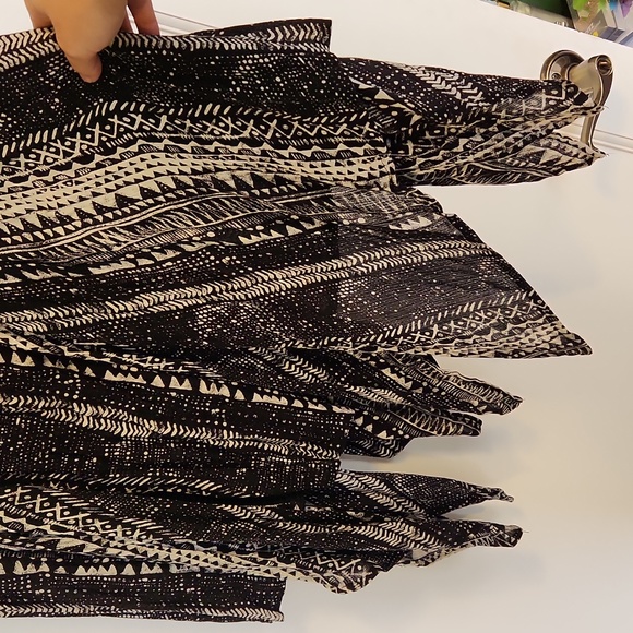 Volcom Black and White Patterned Skirt - Picture 4 of 4